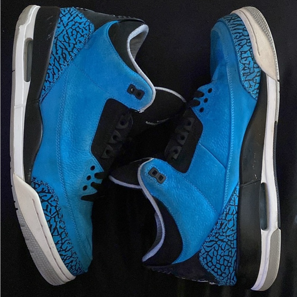 Air Jordan 3 Retro “Powder Blue” size 12